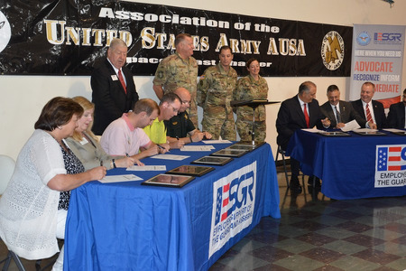 many people from the association of the united states army at tables